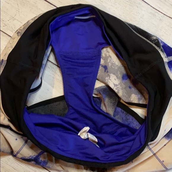 Lululemon 🍋 Speed Shorts - Picture 4 of 5